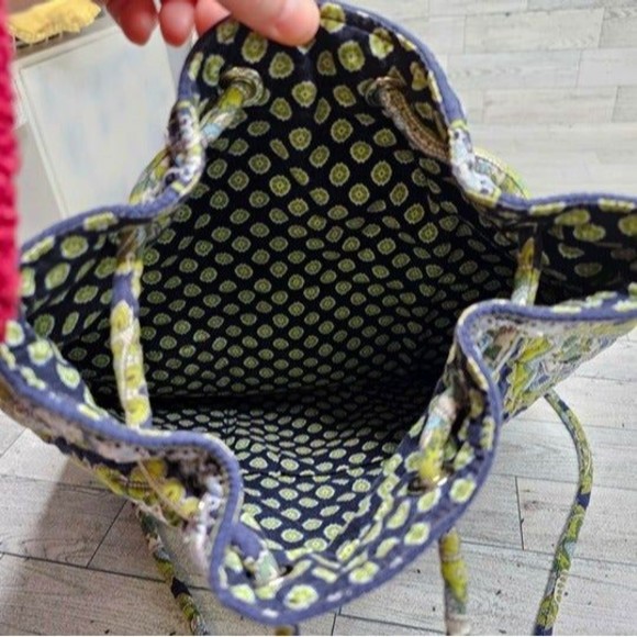 Vera Bradley RETIRED Cambridge Drawstring Backpack EUC - Picture 4 of 5